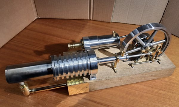 Stirlingmotor "Große Laura"